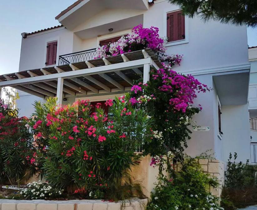 Ayasandra Hotel