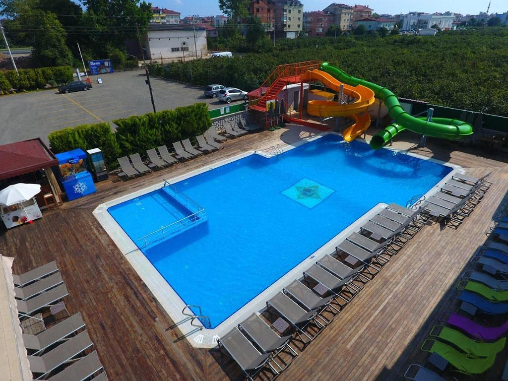 Grand Ayzek Hotel