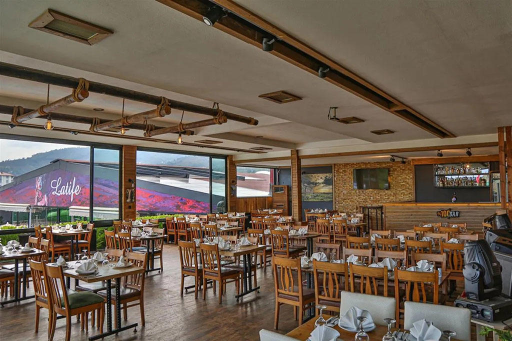 Grand Ayzek Hotel