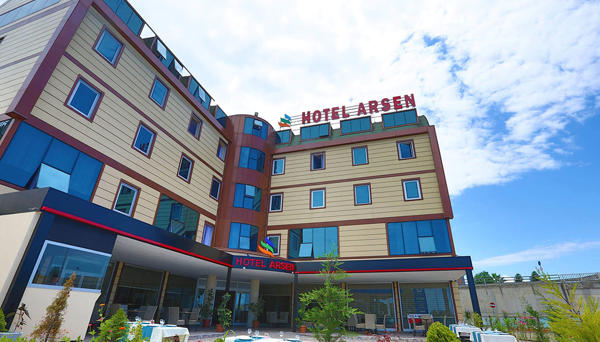 Hotel Arsen