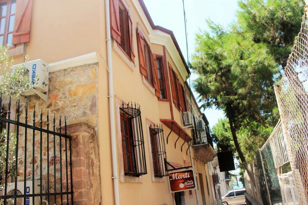 Marti Hotel