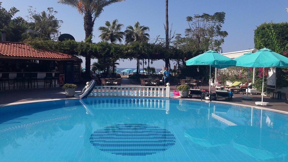 Azak Hotel