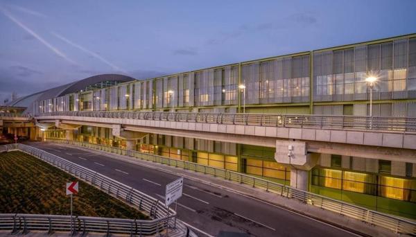Tav Airport Hotel Izmir