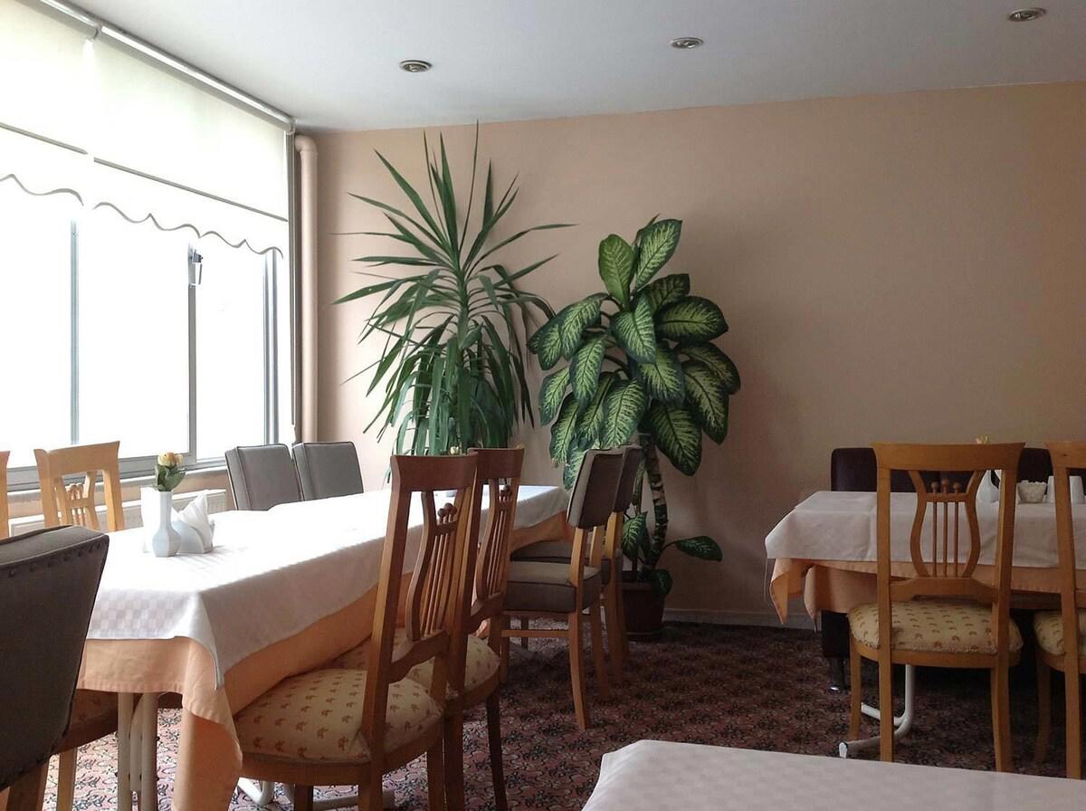 Yalta Hotel