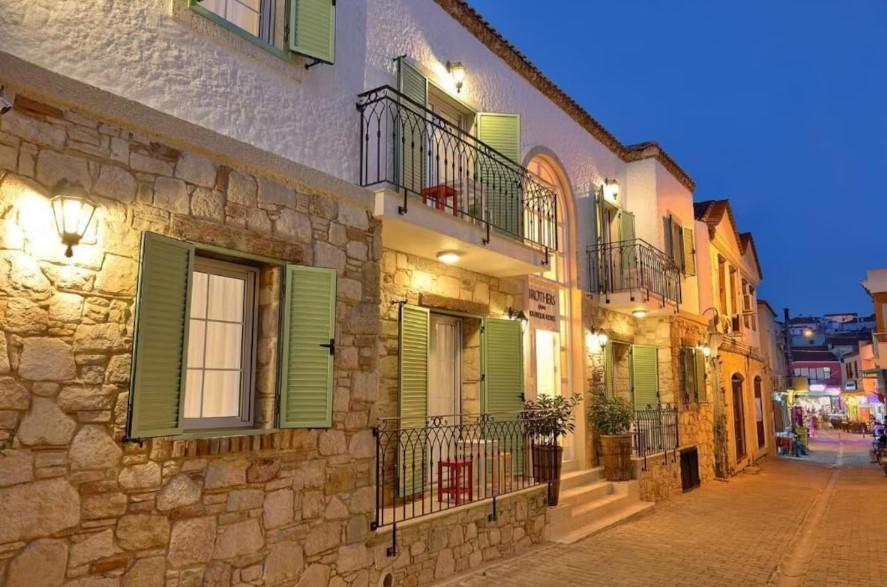 Brothers Çeşme Boutique Hotel