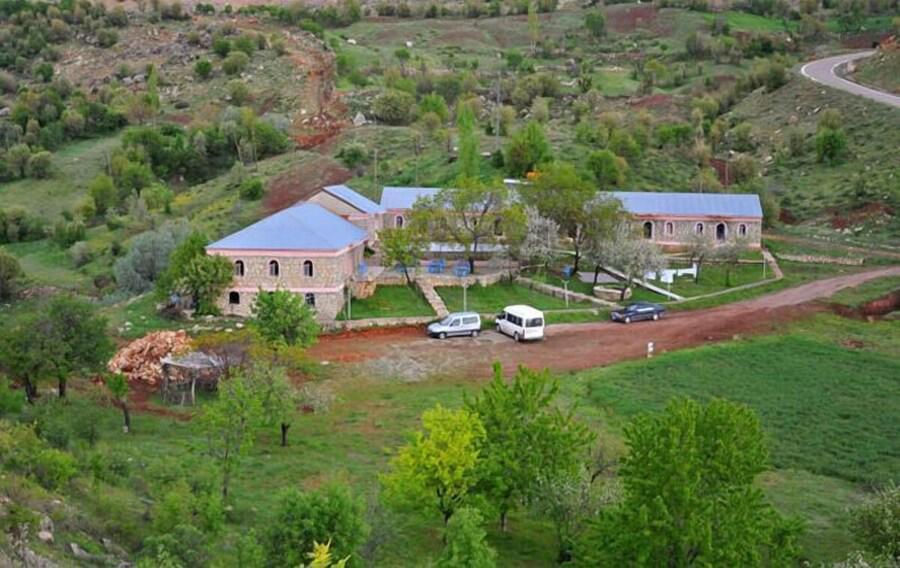 Nemrut Kervansaray Hotel