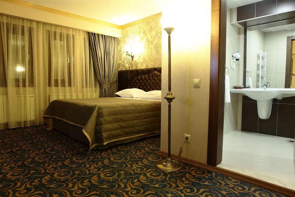 Sarr Tac Mahal Hotel
