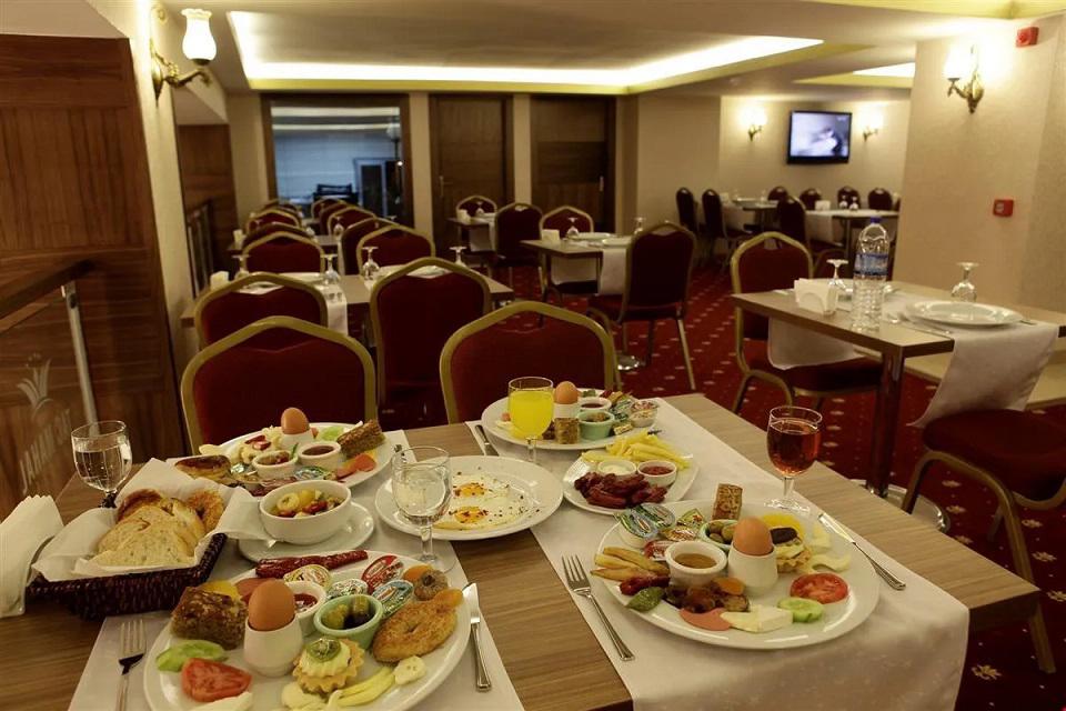 Sarr Tac Mahal Hotel