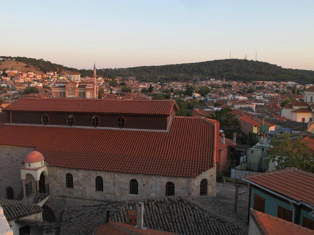 Çeşmeli Han