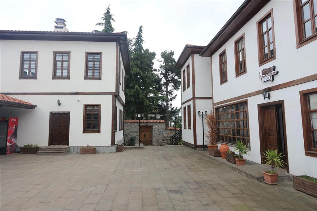 Mehmet Efendi Konağı