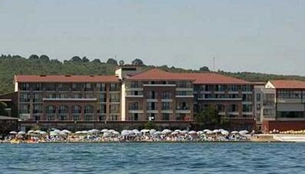 Nicomedia Club Kerpe Hotel