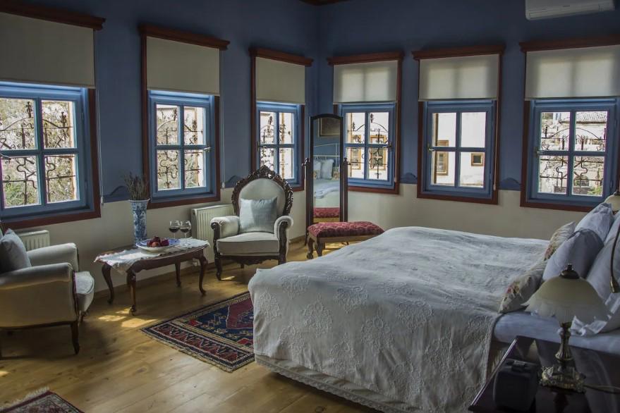 Fresco Cave Suites & Mansions