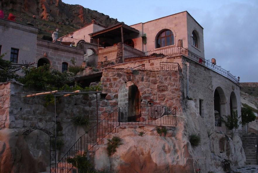 Akkoy Evleri Cave Hotel