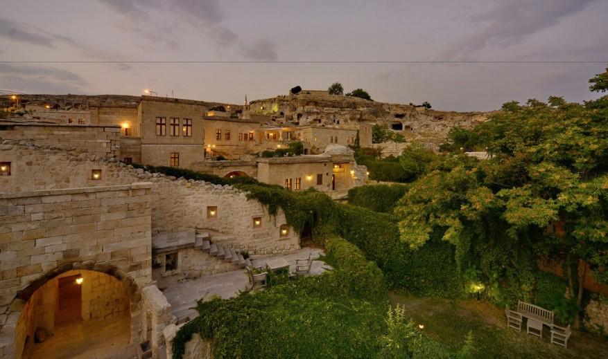 Esbelli Evi