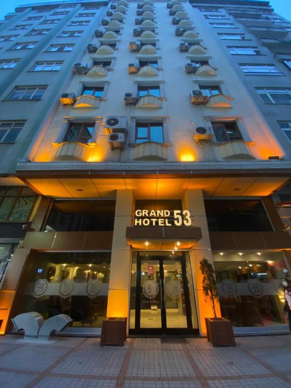 Grand Hotel 53