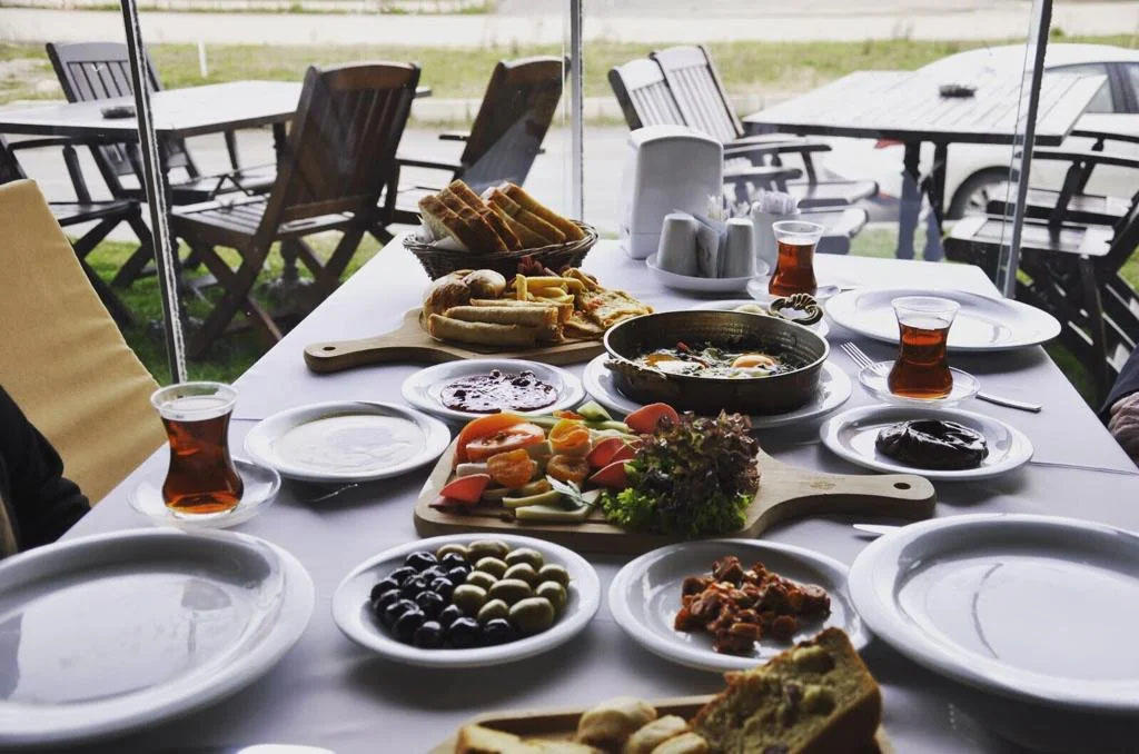 Kadhırga Hotel
