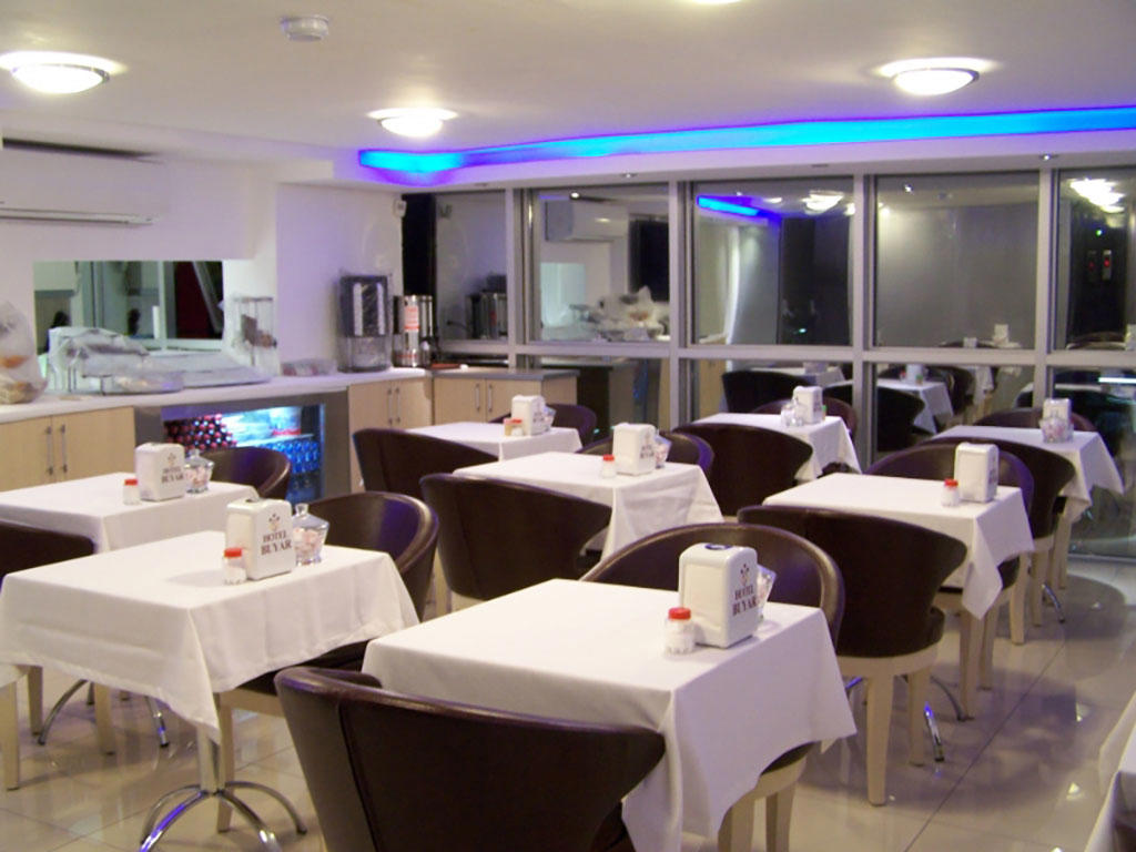Hotel Buyar