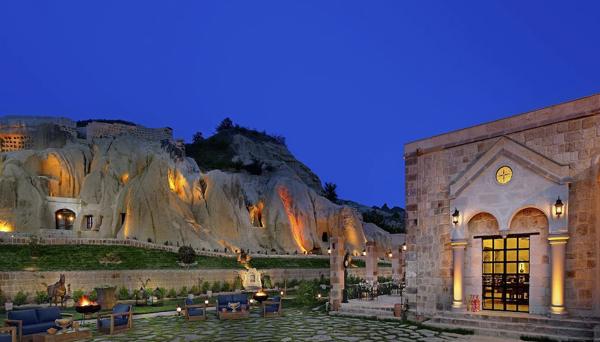 Seraphim Cave Suites & Spa