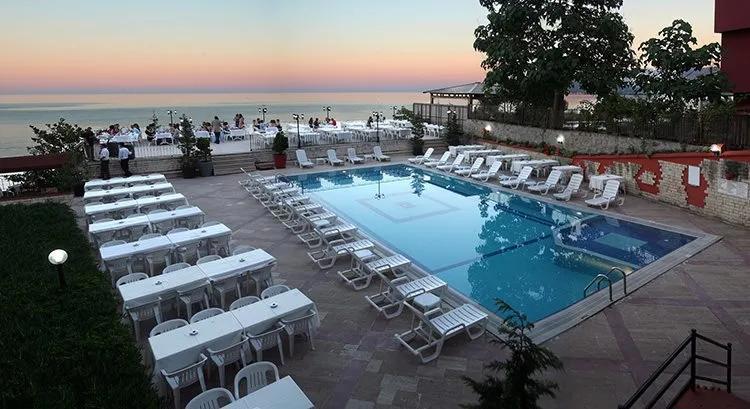 Waveside Hotel