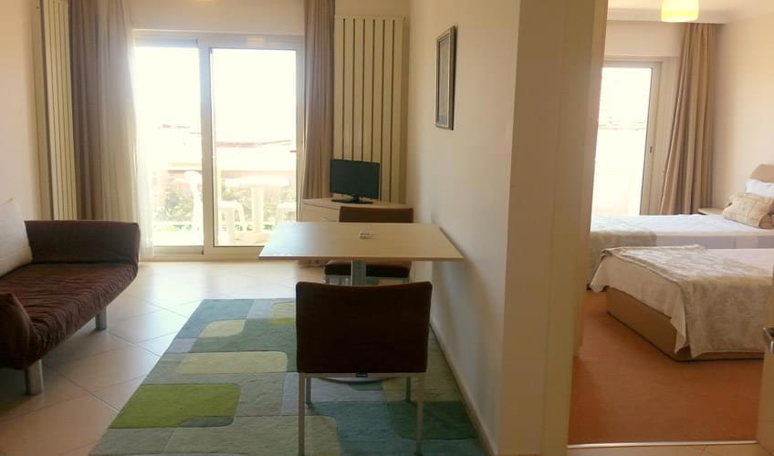 Kamer Suites & Hotel