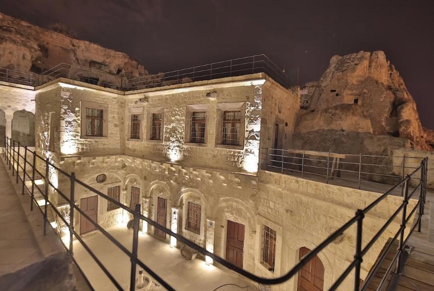 Taru Cave Suites