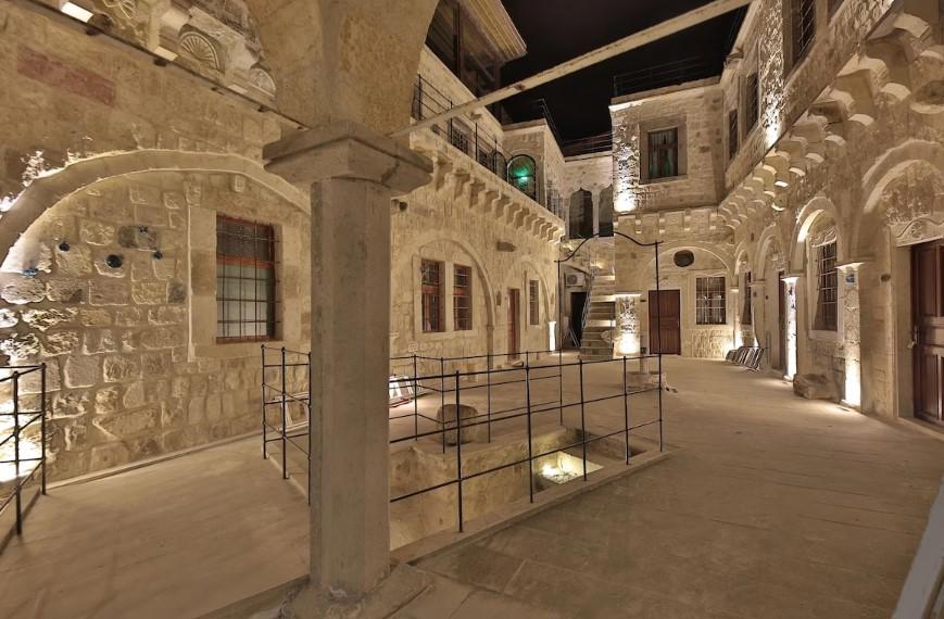 Taru Cave Suites