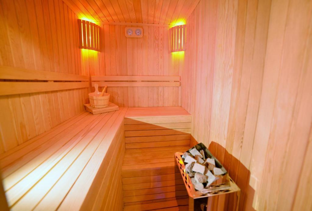 Mnr Cave Hotel