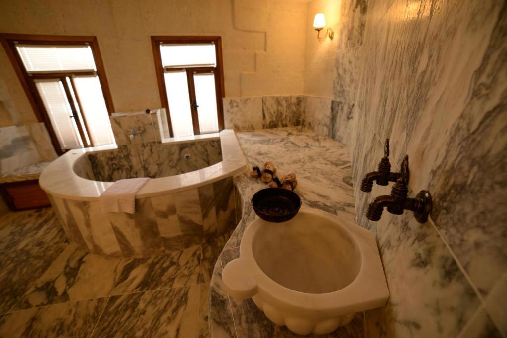 Mnr Cave Hotel