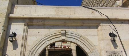Tafana Cave & Stone Lodge