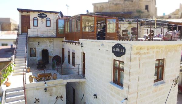 Glamada Cave Suite