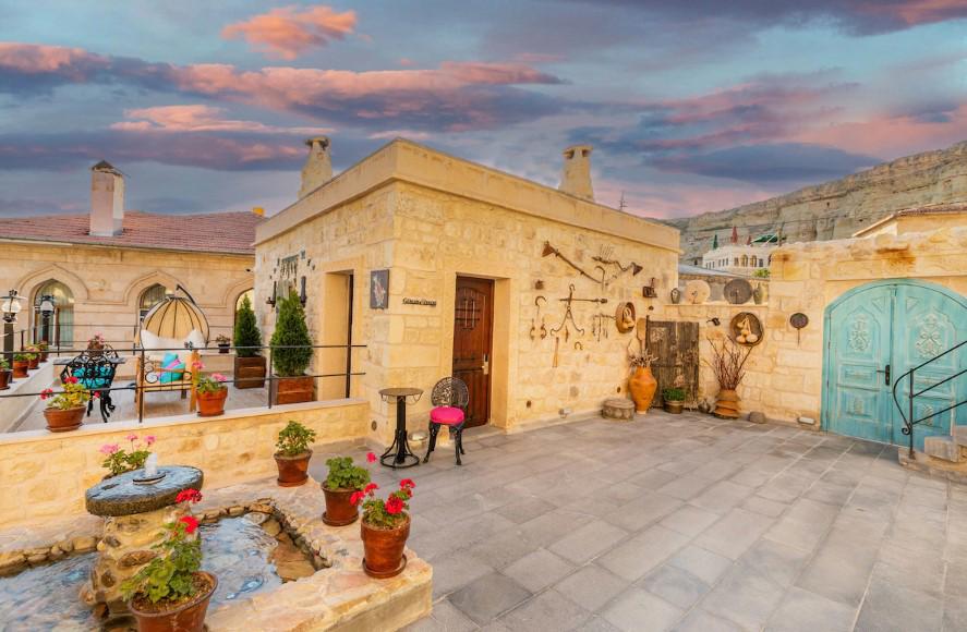 Elysion Cave Suites