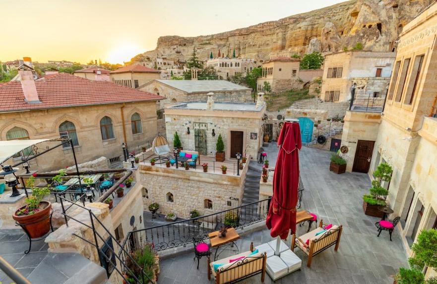 Elysion Cave Suites