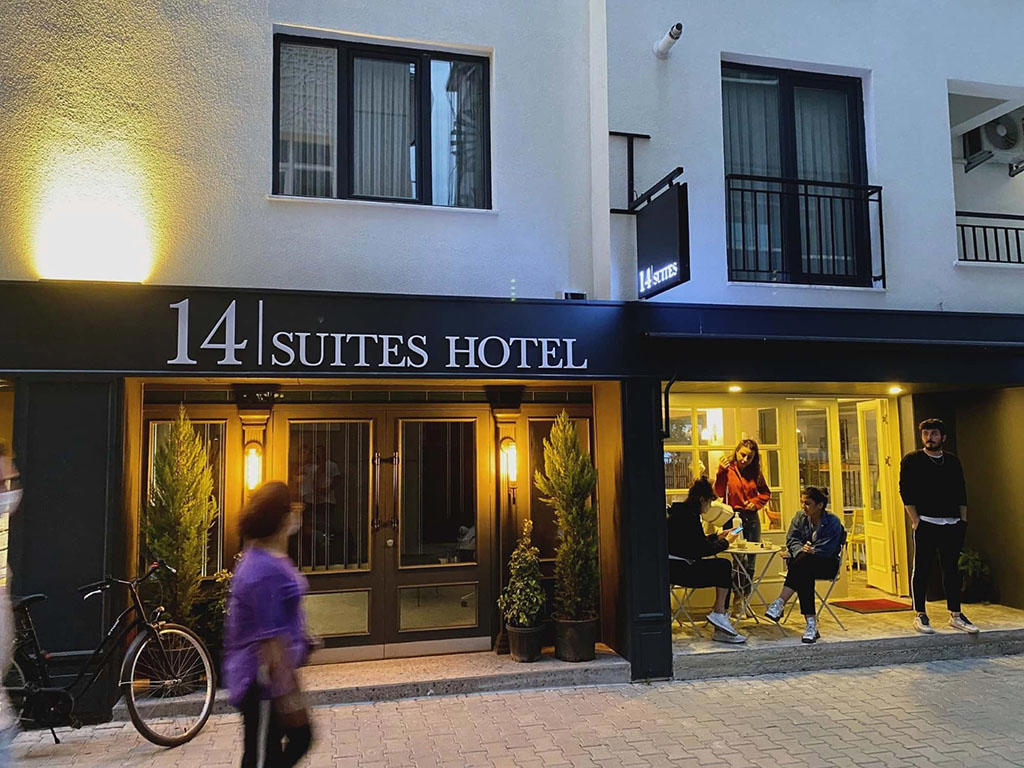 14 Suites Hotel