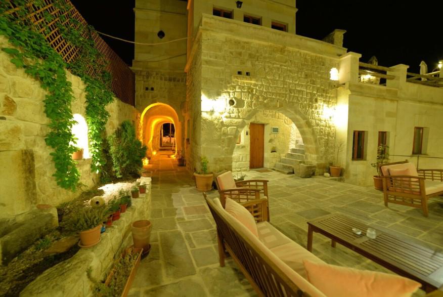 Courtyard Cave Hotel