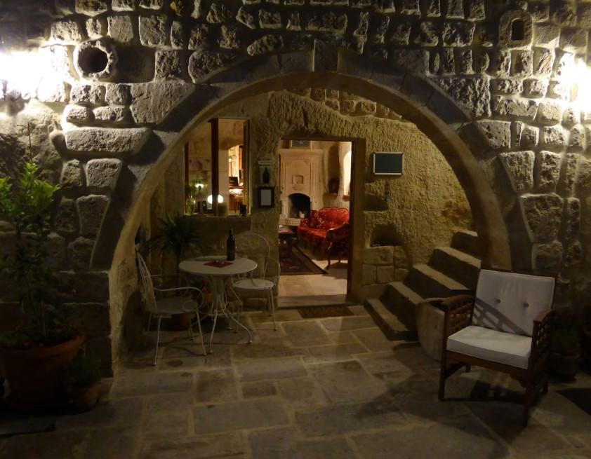 Courtyard Cave Hotel