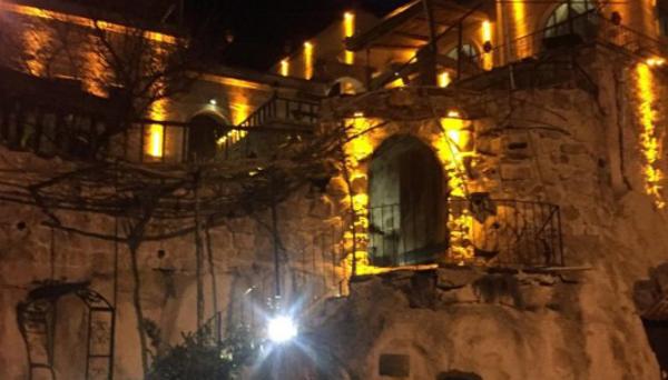 Wonderland Cave Hotel
