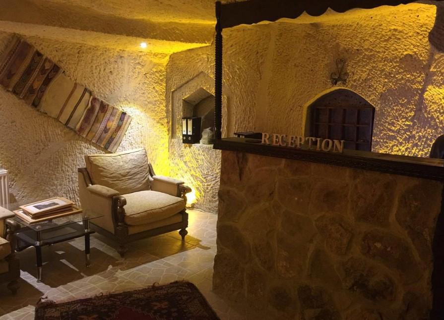 Wonderland Cave Hotel