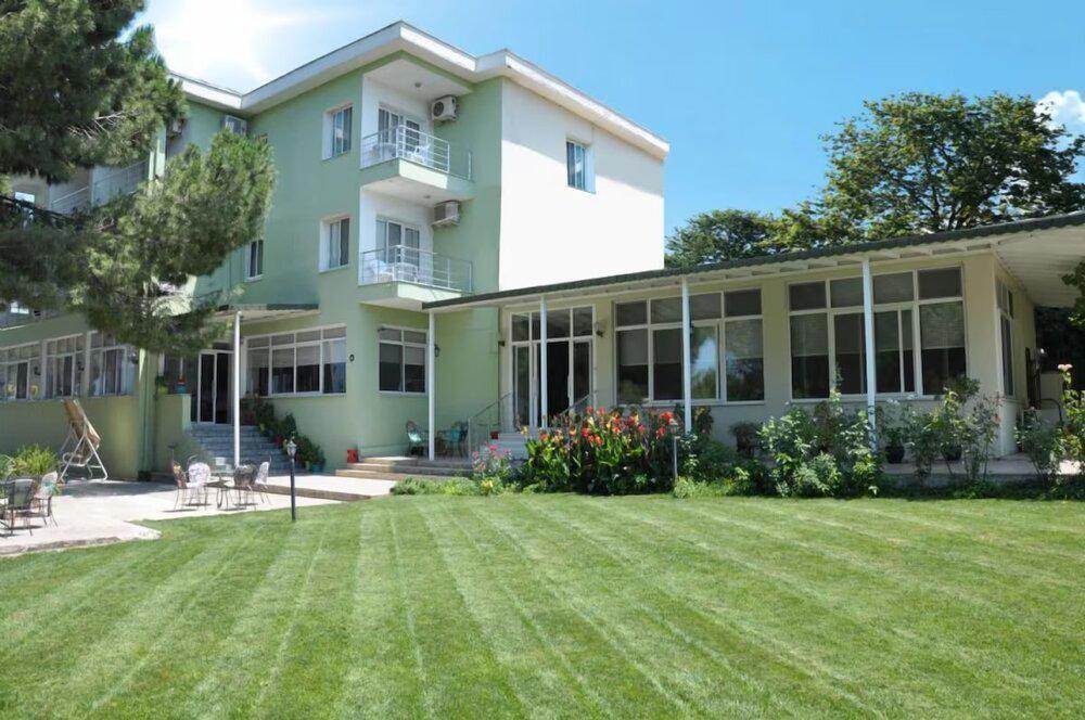 Kyme Hotel
