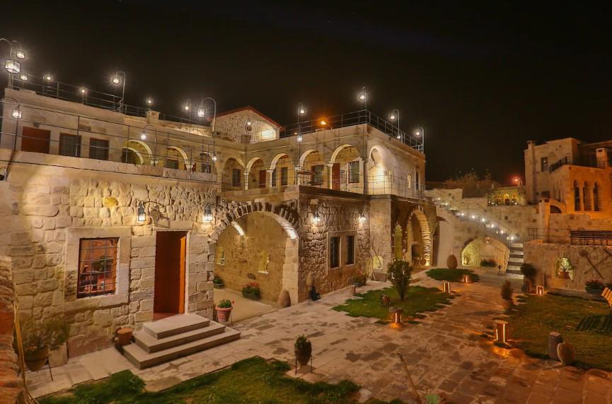 Acropolis Cave Suite