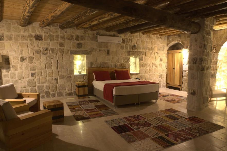 Acropolis Cave Suite