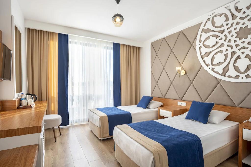 The Sansa Hotel & Spa