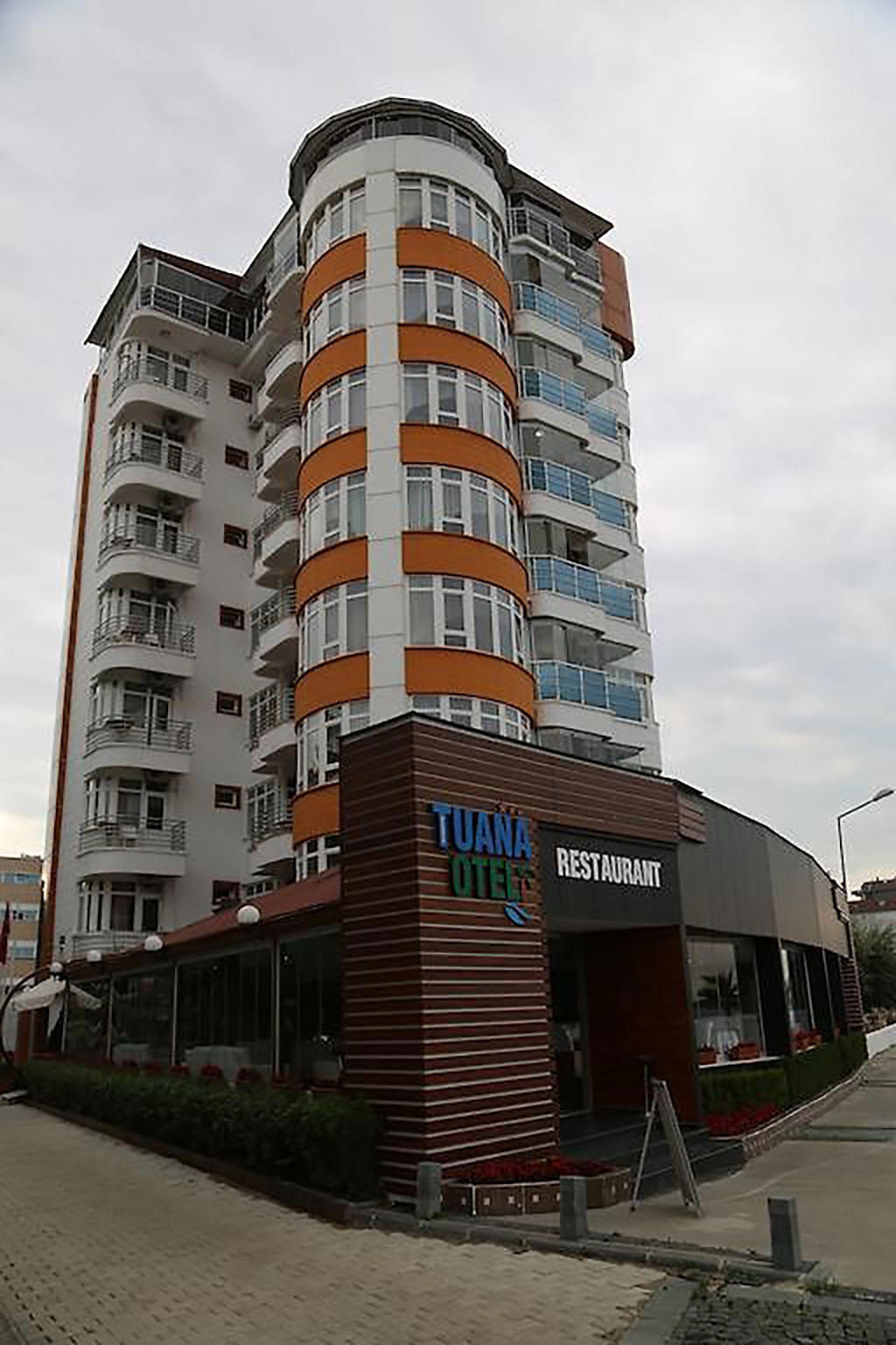 Tuana Hotel
