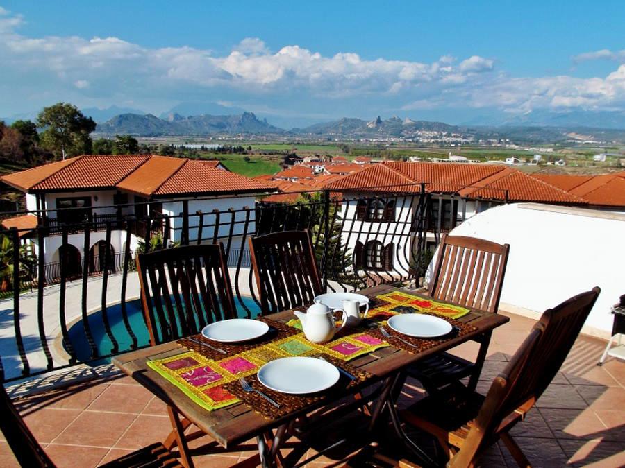 Agustus Villas and Family House
