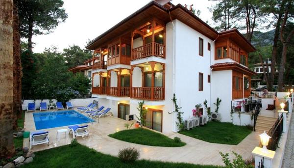 Ayka Hotel