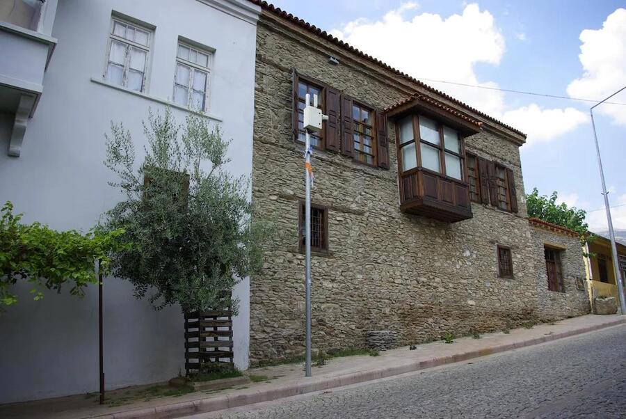 Saliha Hanım Taş Konak