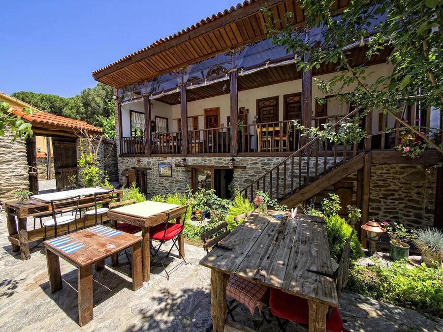 Saliha Hanım Taş Konak