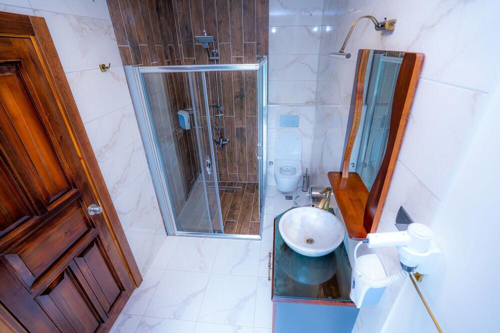 Abant Villa Otel - Alkolsüz (Aile Oteli)