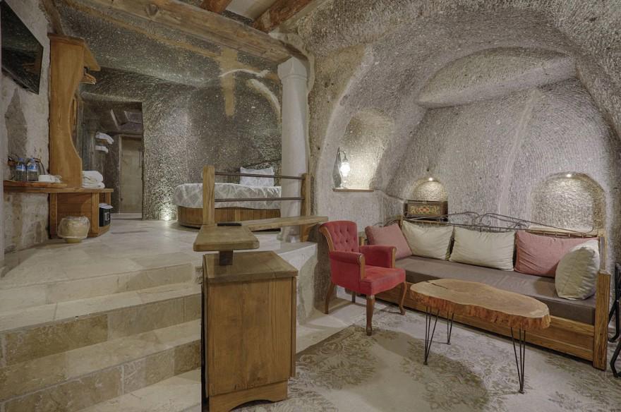 Hera Cave Suites
