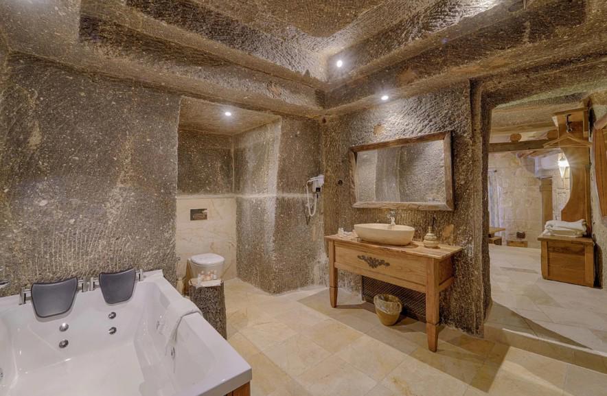Hera Cave Suites