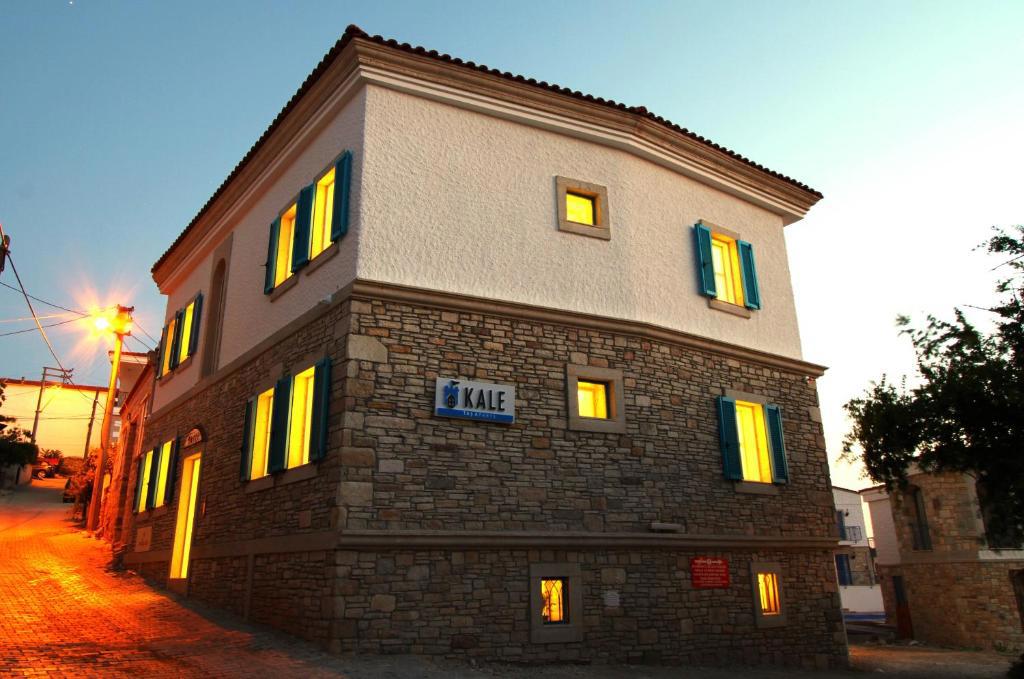 Çeşme Kale Taş Apart